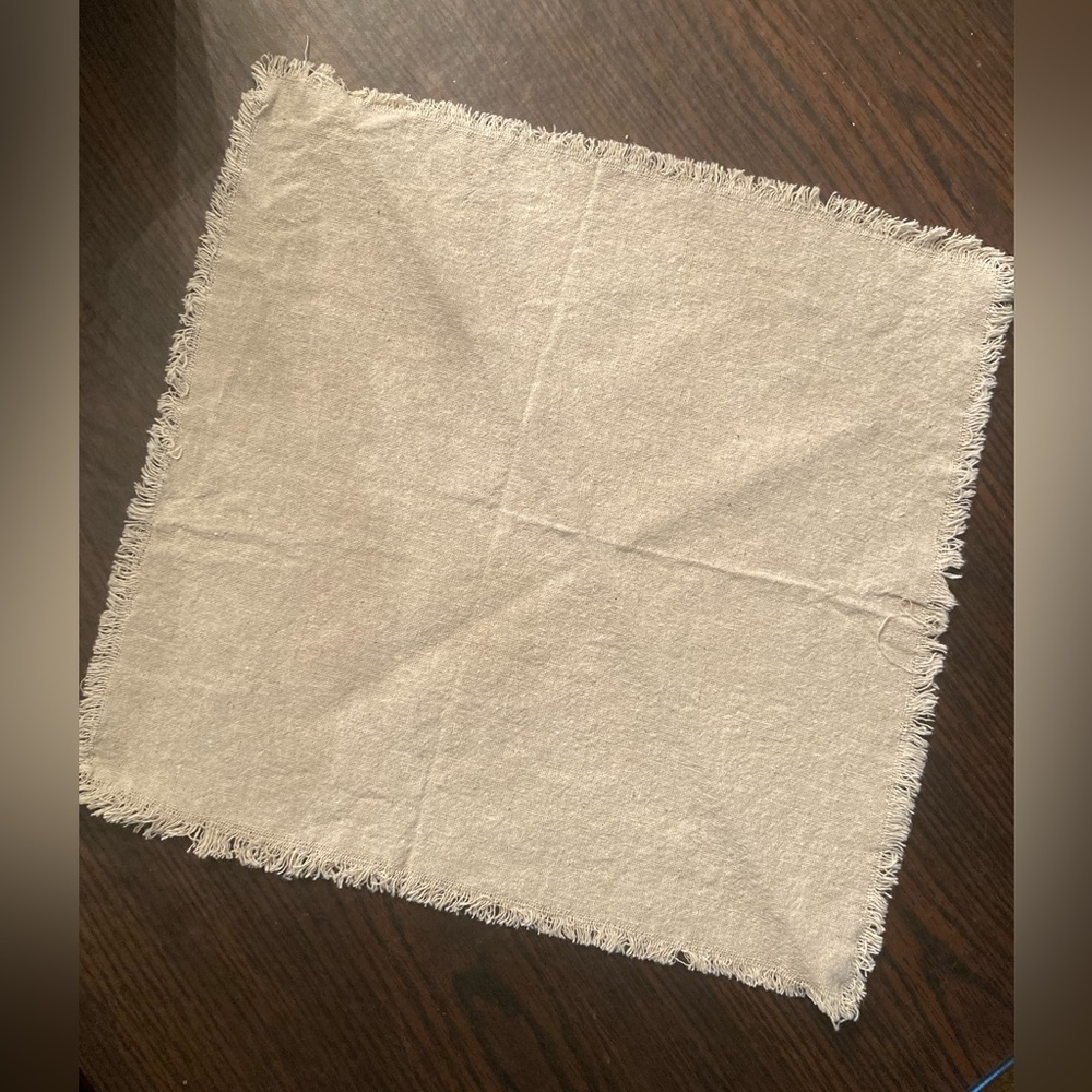 Linen napkins 16” with fringed edge